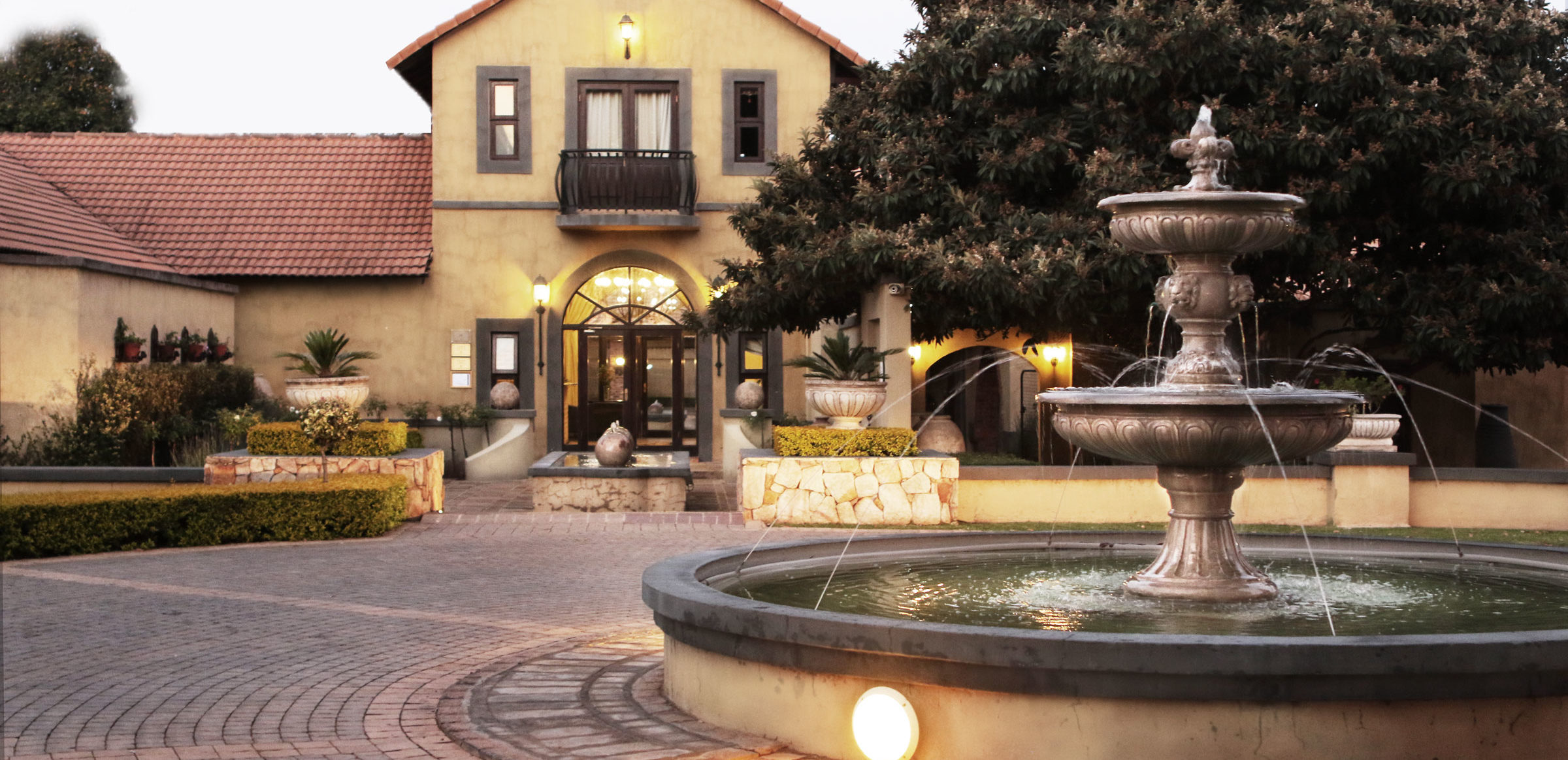 Accolades_entrance2_w-e1635925300709